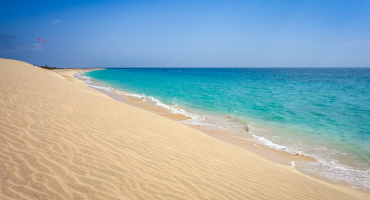 sable et mer au Cap vert